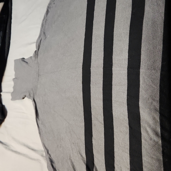 Chelsea and Theodore turtle neck tunic sz. Small - Picture 2 of 3